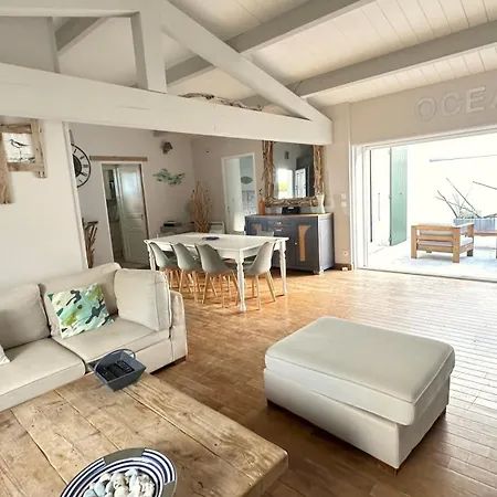 Casa de Férias La Baleine - Ancienne Maison De Pêcheur à 20 M De La *