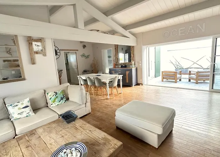 Holiday home La Baleine - Ancienne Maison De Pecheur A 20 M De La *