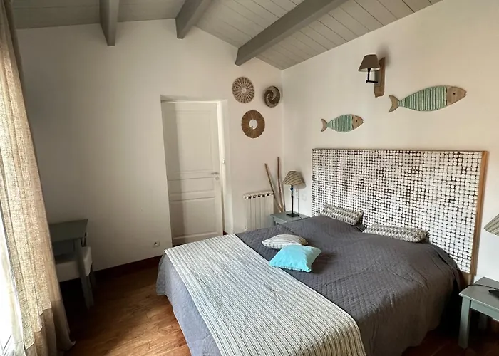 La Baleine - Ancienne Maison De Pecheur A 20 M De La Holiday home Le Bois-Plage-en-Re